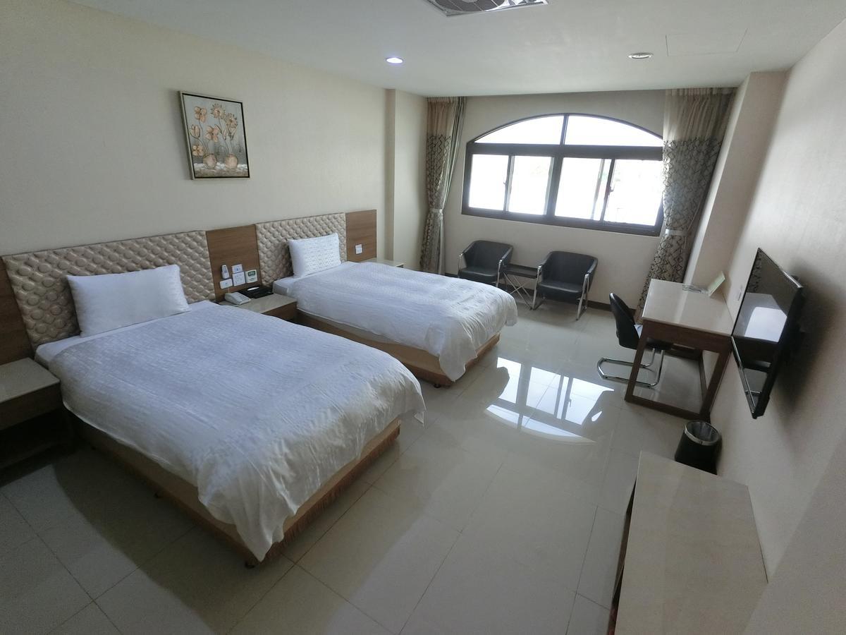 雲林斗六福爾摩莎大飯店 Hotel Exterior photo